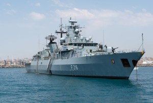 Auch die deutsche Fregatte "Schleswig-Holstein" ist derzeit im Mittelmeer unterwegs. Foto: dpa 
